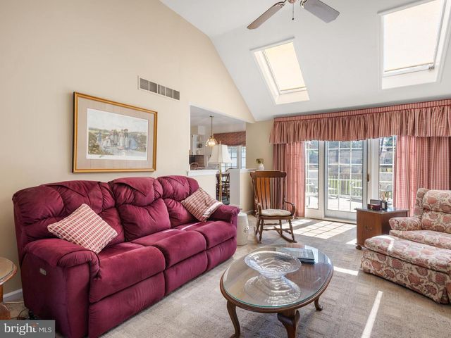 418 BEAUMONT CIR, West Chester, PA 19380