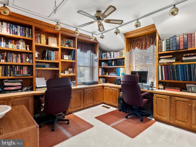 418 BEAUMONT CIR, West Chester, PA 19380