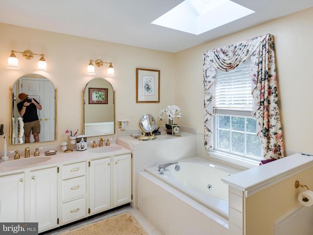 418 BEAUMONT CIR, West Chester, PA 19380