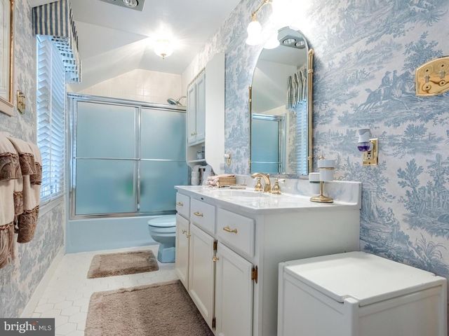 418 BEAUMONT CIR, West Chester, PA 19380