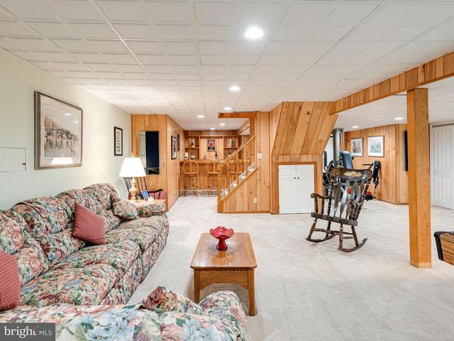 418 BEAUMONT CIR, West Chester, PA 19380