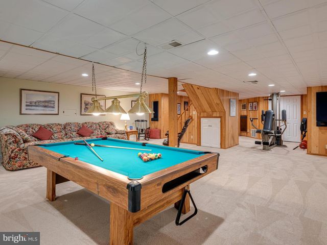 418 BEAUMONT CIR, West Chester, PA 19380