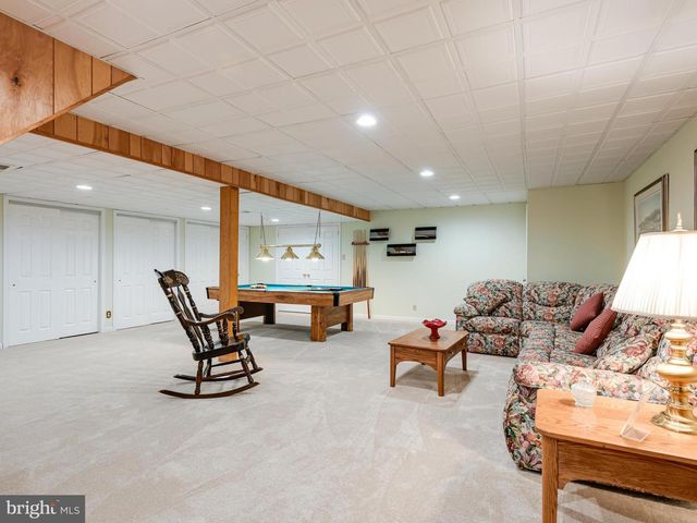 418 BEAUMONT CIR, West Chester, PA 19380