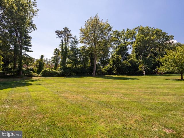 418 BEAUMONT CIR, West Chester, PA 19380