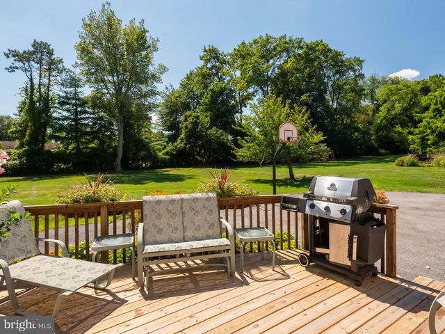 418 BEAUMONT CIR, West Chester, PA 19380