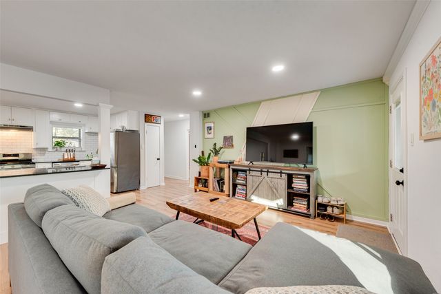 5529 Fursman Avenue, Fort Worth, TX 76114