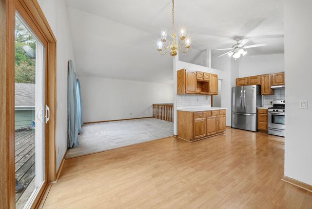 12967 Eagle Bluff Drive, Burnsville, MN 55337