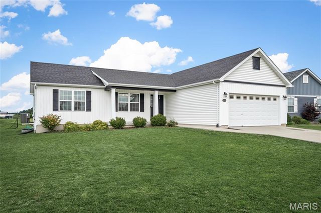 829 Warrior Ridge Drive, Warrenton, MO 63383