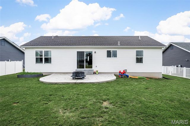 829 Warrior Ridge Drive, Warrenton, MO 63383