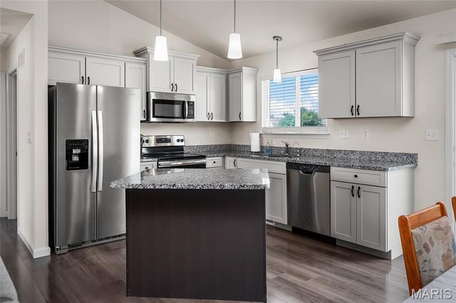 829 Warrior Ridge Drive, Warrenton, MO 63383