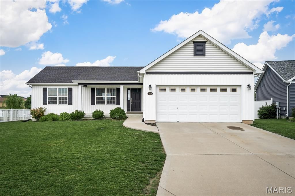 829 Warrior Ridge Drive, Warrenton, MO 63383