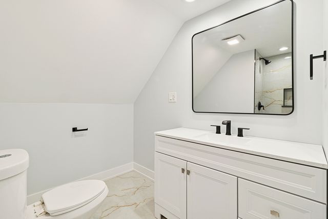 4718 W Addison Street, Chicago, IL 60641