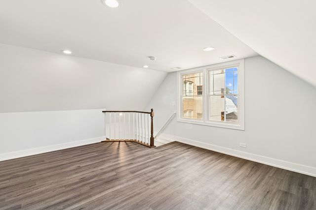 4718 W Addison Street, Chicago, IL 60641