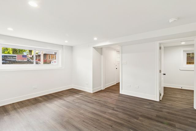 4718 W Addison Street, Chicago, IL 60641