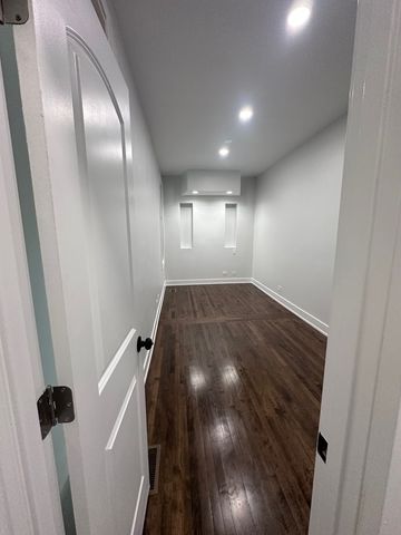 4718 W Addison Street, Chicago, IL 60641