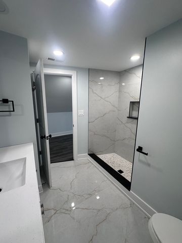 4718 W Addison Street, Chicago, IL 60641