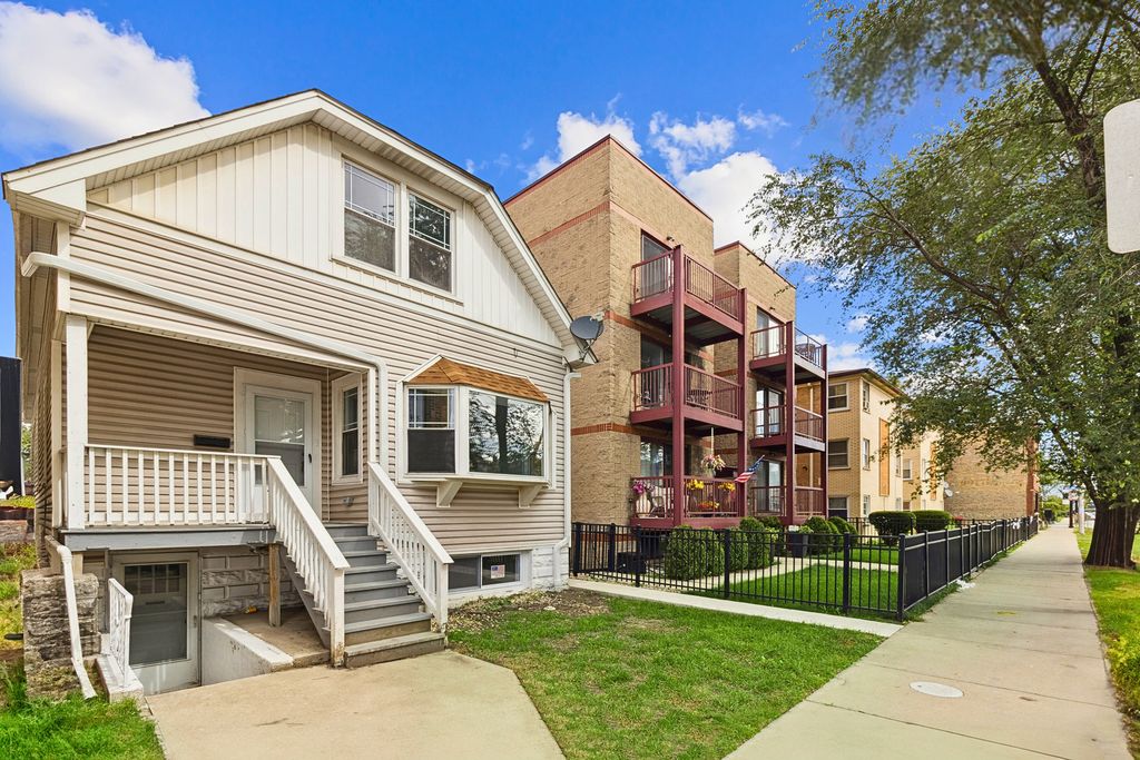 4718 W Addison Street, Chicago, IL 60641