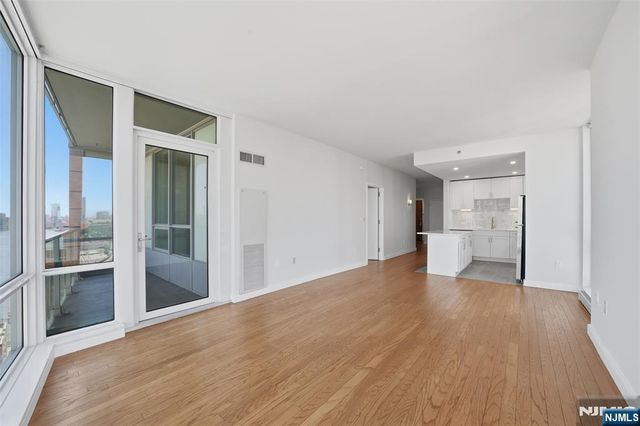 20 Newport Parkway 2012, Jersey City, NJ 07310