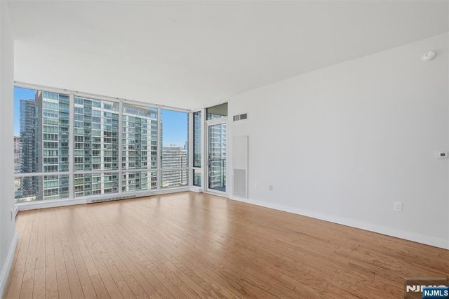 20 Newport Parkway 2012, Jersey City, NJ 07310