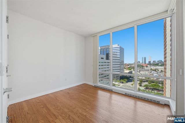 20 Newport Parkway 2012, Jersey City, NJ 07310