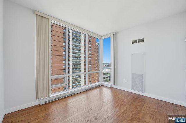 20 Newport Parkway 2012, Jersey City, NJ 07310