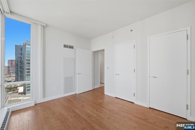 20 Newport Parkway 2012, Jersey City, NJ 07310