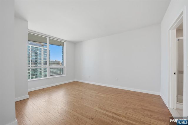 20 Newport Parkway 2012, Jersey City, NJ 07310
