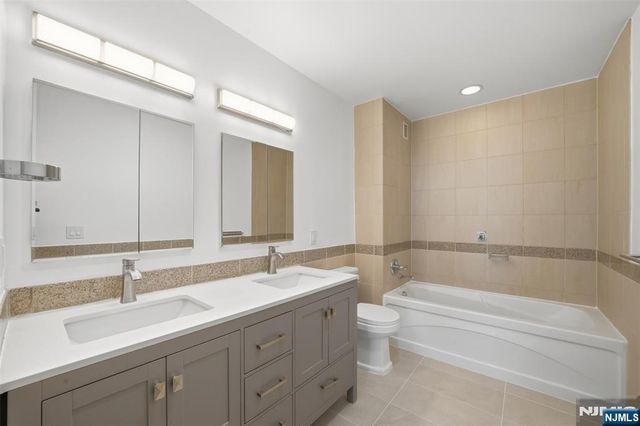 20 Newport Parkway 2012, Jersey City, NJ 07310