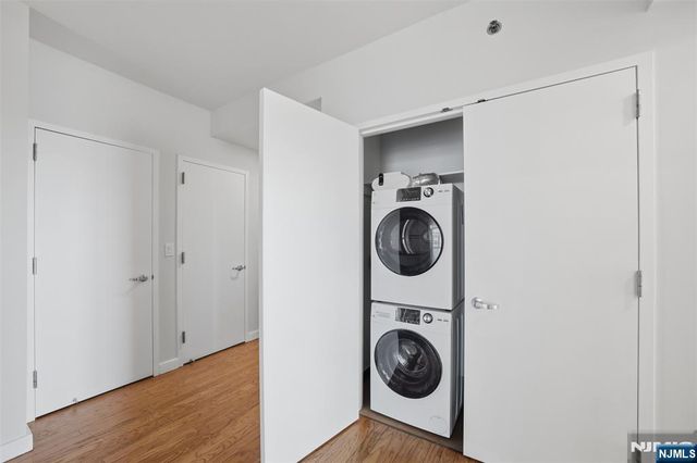 20 Newport Parkway 2012, Jersey City, NJ 07310