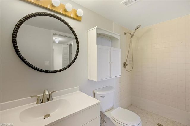 2111 Barkeley LN # 18, Fort Myers, FL 33907