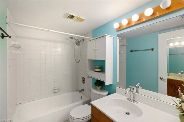 2111 Barkeley LN # 18, Fort Myers, FL 33907