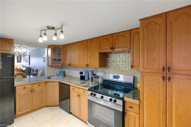 2111 Barkeley LN # 18, Fort Myers, FL 33907