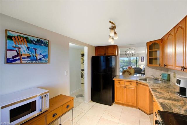 2111 Barkeley LN # 18, Fort Myers, FL 33907