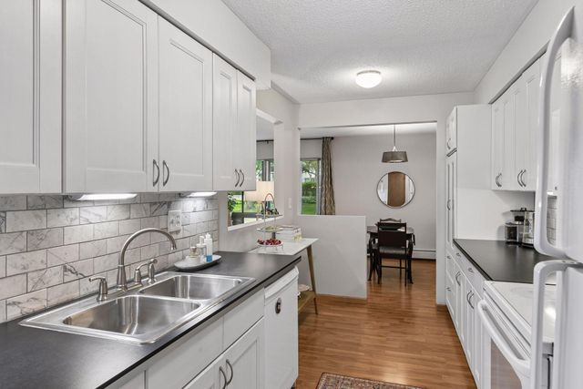 2710 Dale Street N B107, Roseville, MN 55113