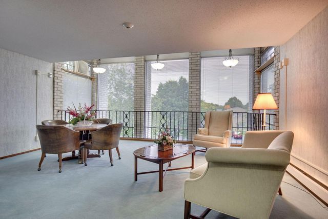 2710 Dale Street N B107, Roseville, MN 55113