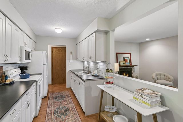 2710 Dale Street N B107, Roseville, MN 55113