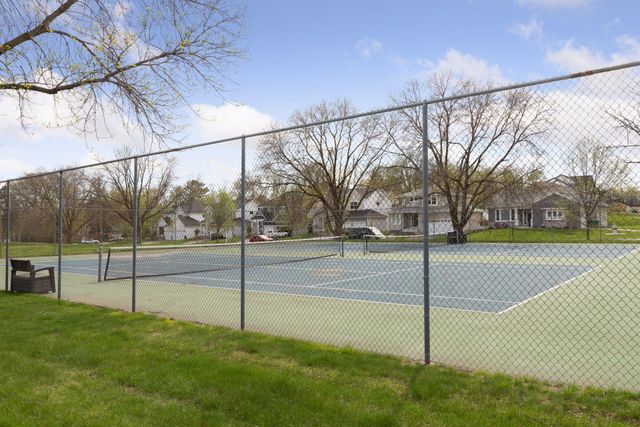 2710 Dale Street N B107, Roseville, MN 55113