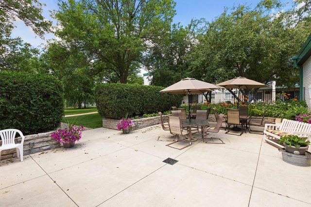 2710 Dale Street N B107, Roseville, MN 55113