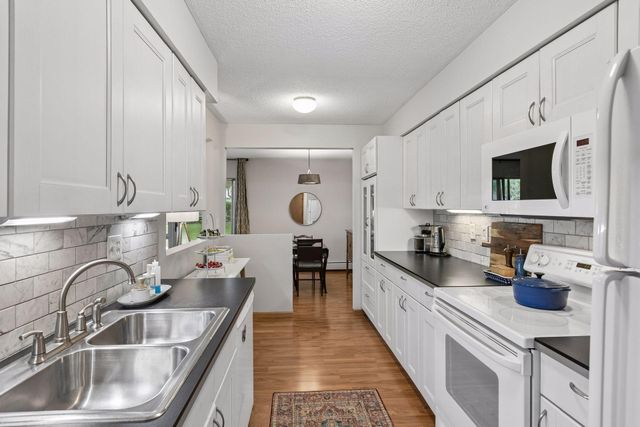 2710 Dale Street N B107, Roseville, MN 55113