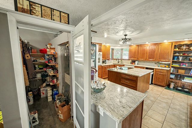 1111 Sunrise Dr, Salina, KS 67401