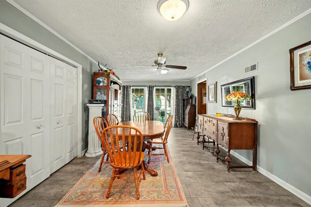 1111 Sunrise Dr, Salina, KS 67401