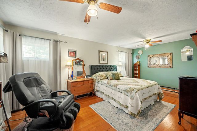 1111 Sunrise Dr, Salina, KS 67401