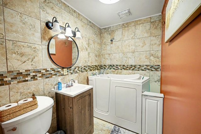 1111 Sunrise Dr, Salina, KS 67401