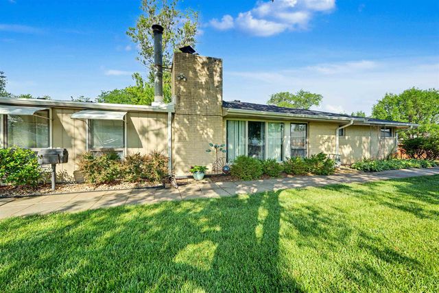 1111 Sunrise Dr, Salina, KS 67401