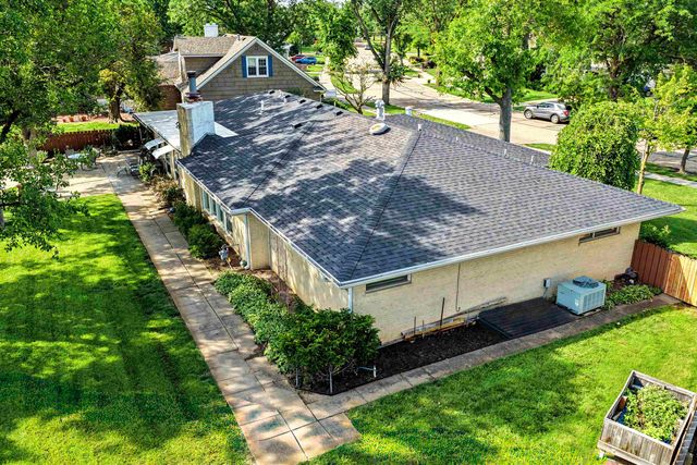1111 Sunrise Dr, Salina, KS 67401