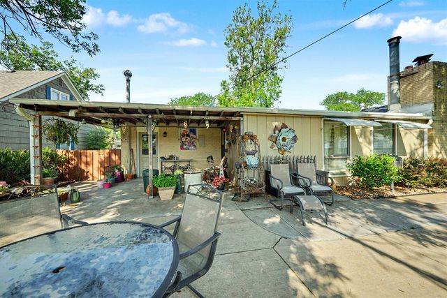 1111 Sunrise Dr, Salina, KS 67401