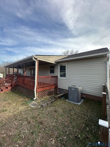 1600 Cobbs Ave, Chester, VA 23836