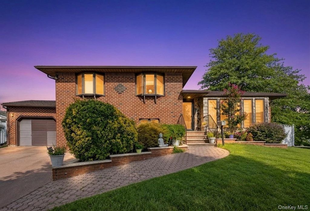 11 Verbena Court, Hicksville, NY 11801 — exterior