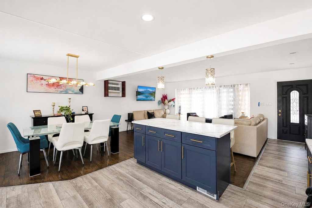 11 Verbena Court, Hicksville, NY 11801 — photo 5