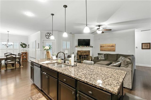 33 Champions Crossing, Villa Rica, GA 30180